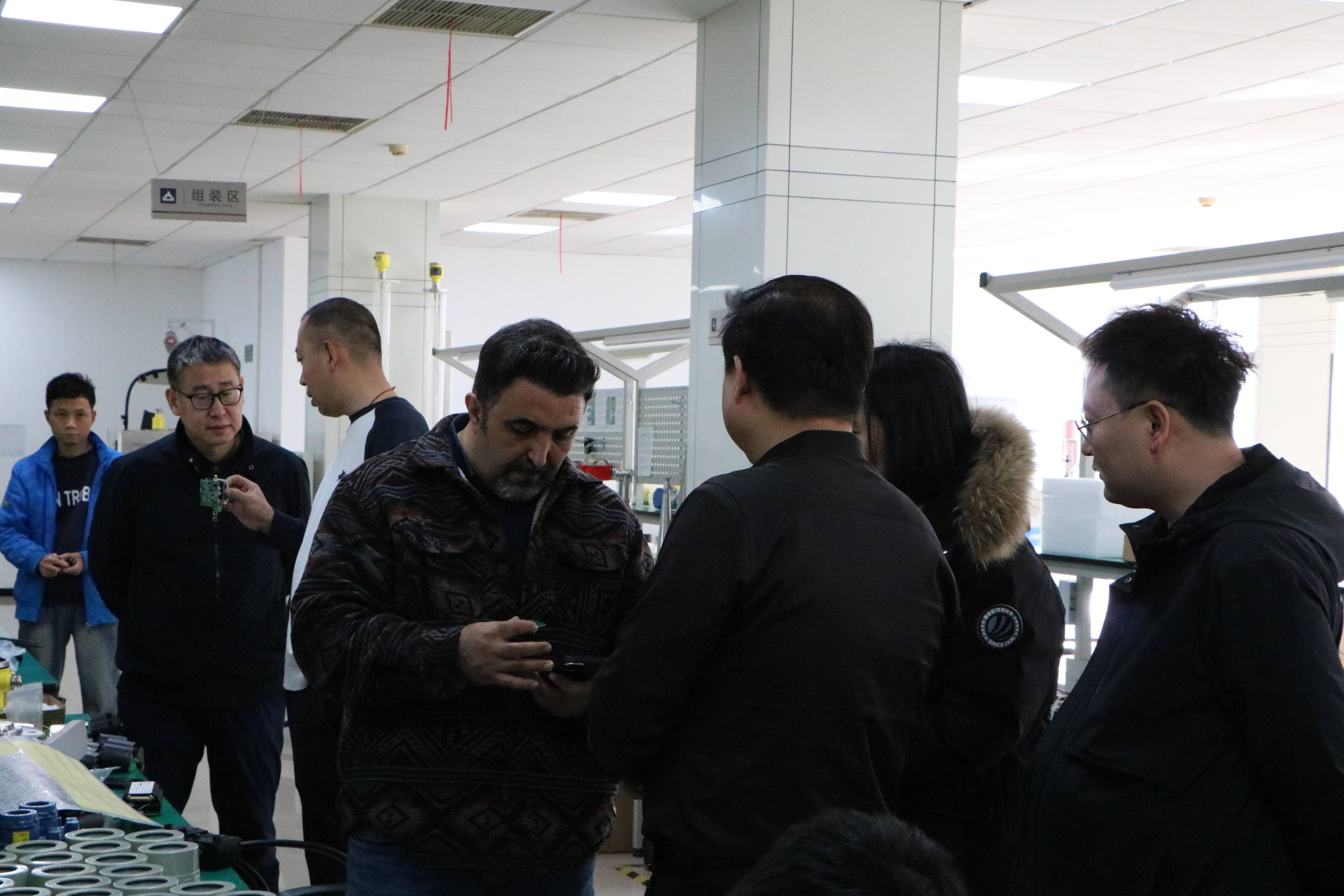 伊朗客戶到訪精誠瑞博，深入探討80G調(diào)頻雷達(dá)物位計(jì)及其他產(chǎn)品合作