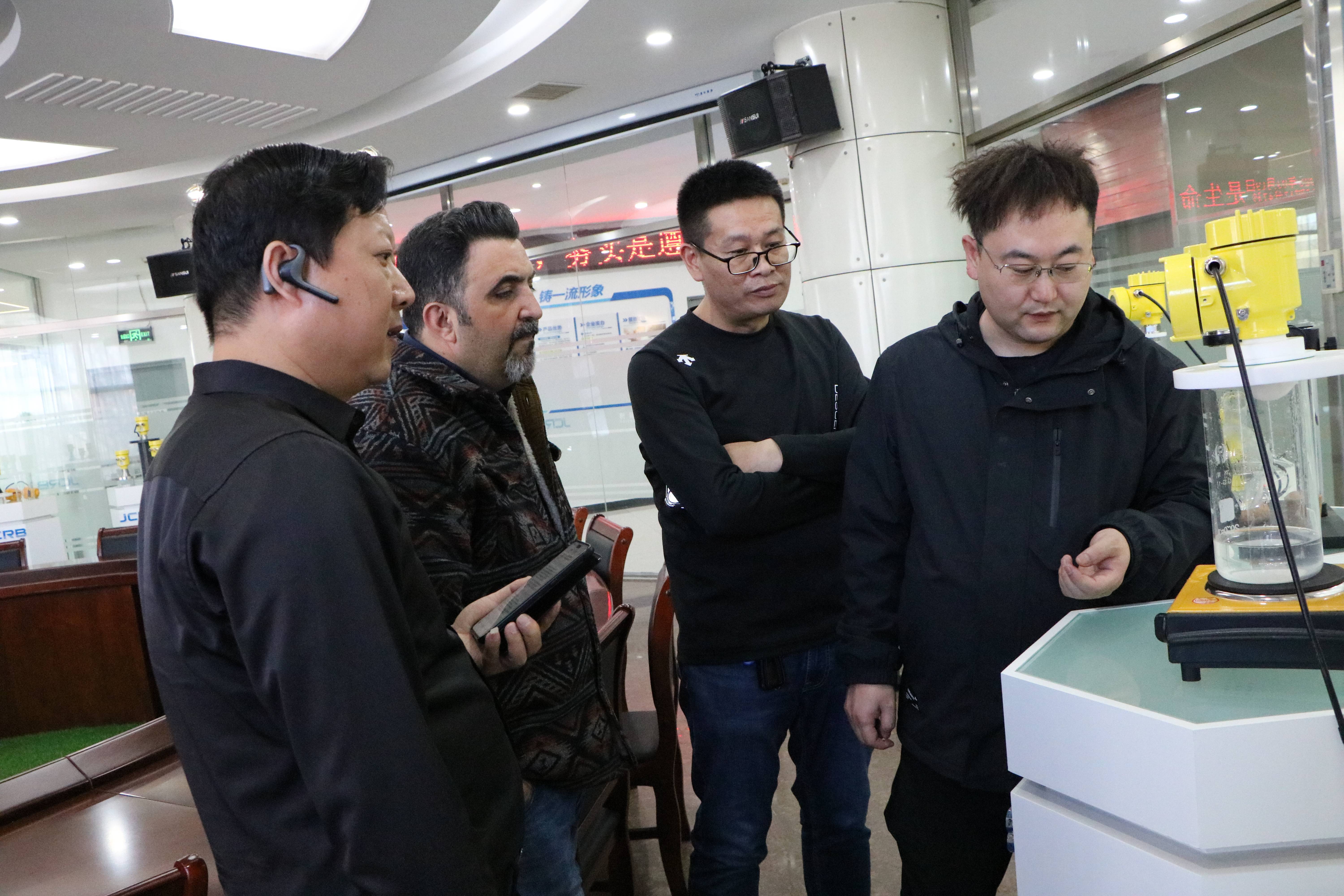 伊朗客戶到訪精誠瑞博，深入探討80G調(diào)頻雷達(dá)物位計(jì)及其他產(chǎn)品合作