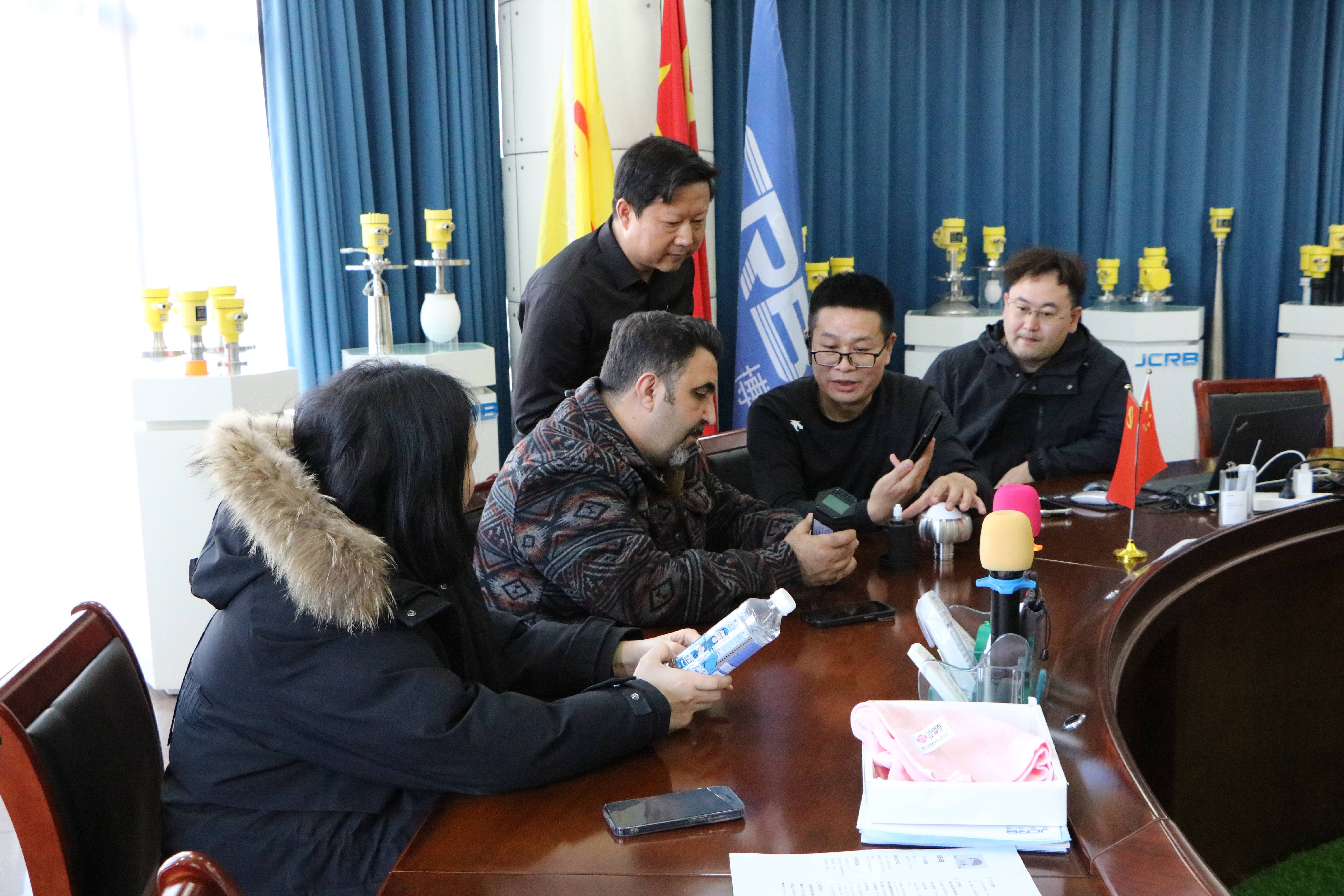 伊朗客戶到訪精誠瑞博，深入探討80G調(diào)頻雷達(dá)物位計(jì)及其他產(chǎn)品合作