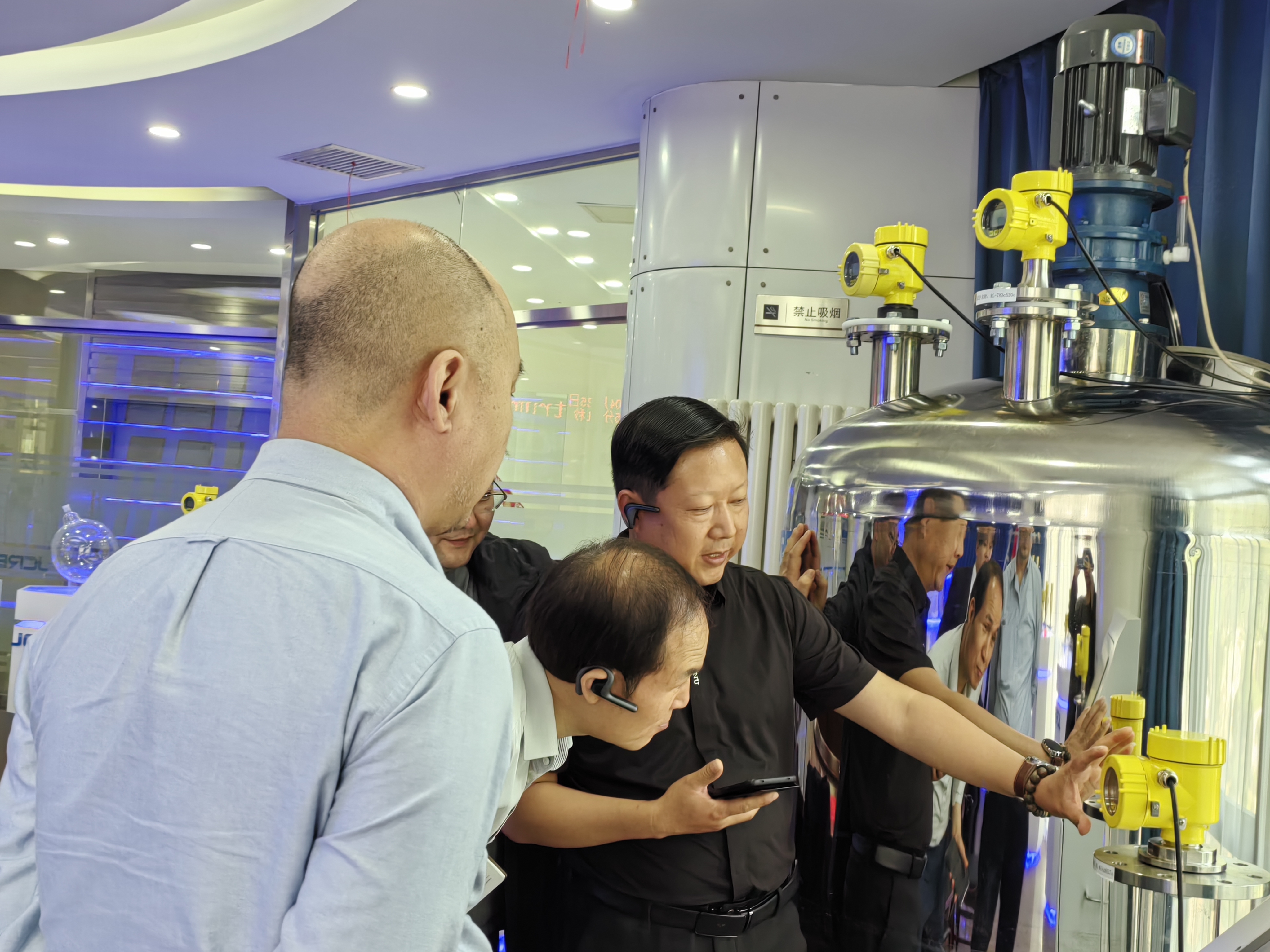 韓國客戶到訪北京精誠瑞博 開展技術交流與車間考察 韓國客戶到訪北京精誠瑞博 開展技術交流與車間考察