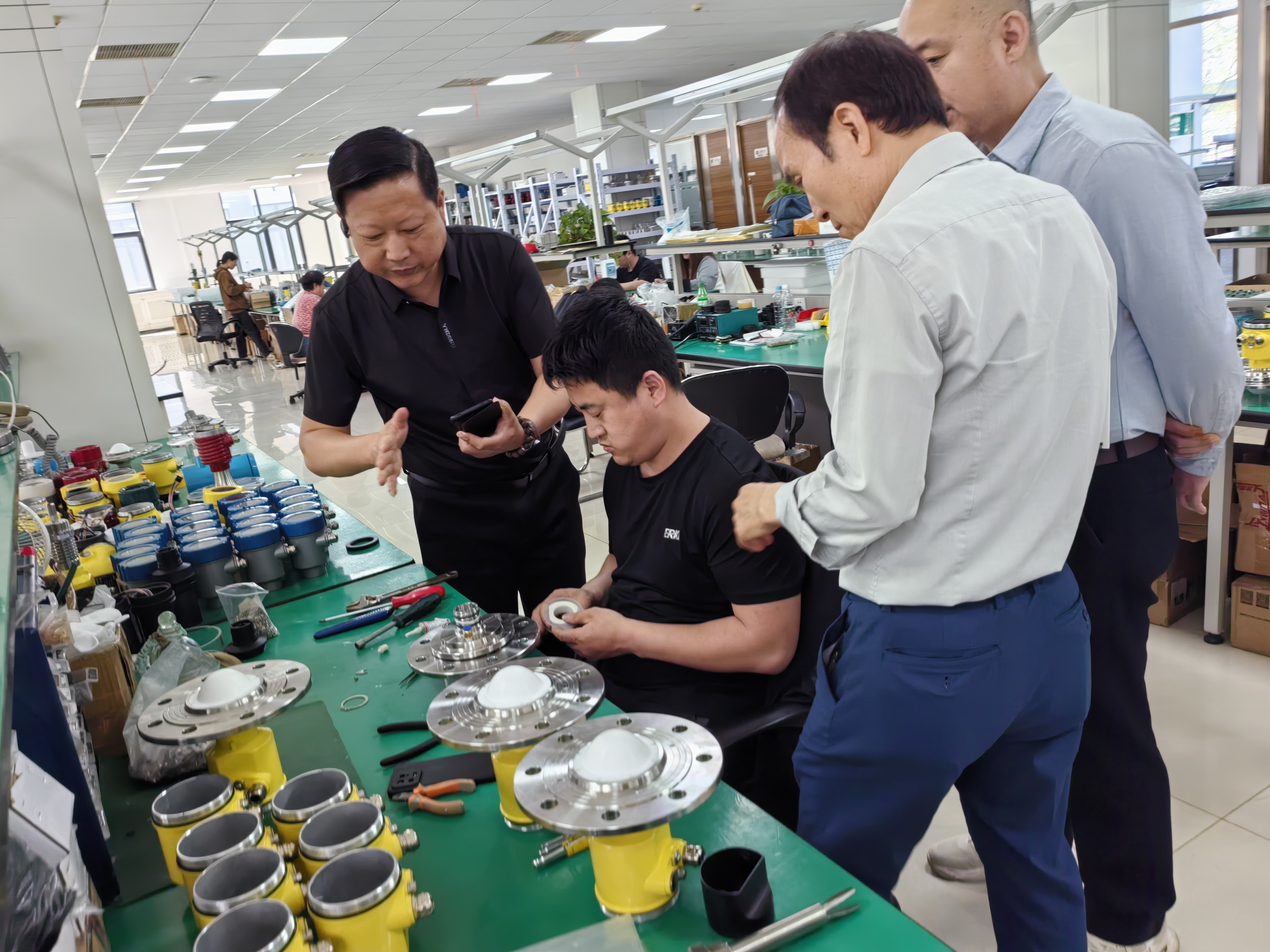 韓國客戶到訪北京精誠瑞博 開展技術交流與車間考察 韓國客戶到訪北京精誠瑞博 開展技術交流與車間考察