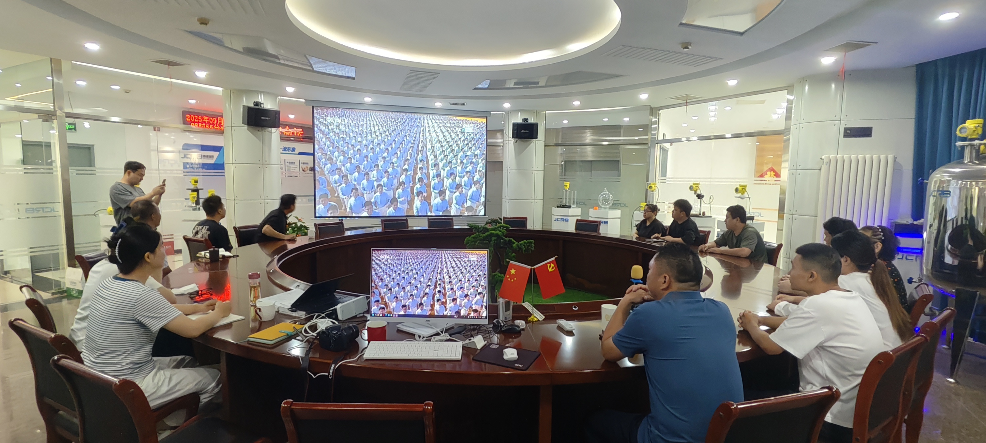 銘記歷史 砥礪前行——精誠(chéng)瑞博儀表組織觀看抗戰(zhàn)勝利閱兵直播? 銘記歷史 砥礪前行——精誠(chéng)瑞博儀表組織觀看抗戰(zhàn)勝利閱兵直播?